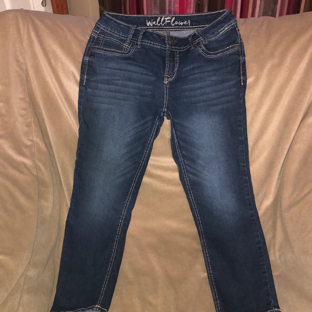 Capri style blue jeans